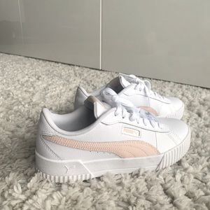 Very lightly worn Puma sneakers.